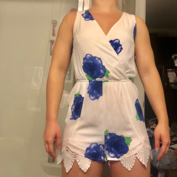 Red dress boutique romper size small - Picture 2 of 6